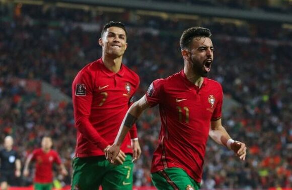 Portugal enters 16 with doubles against Uruguay from Fernandes